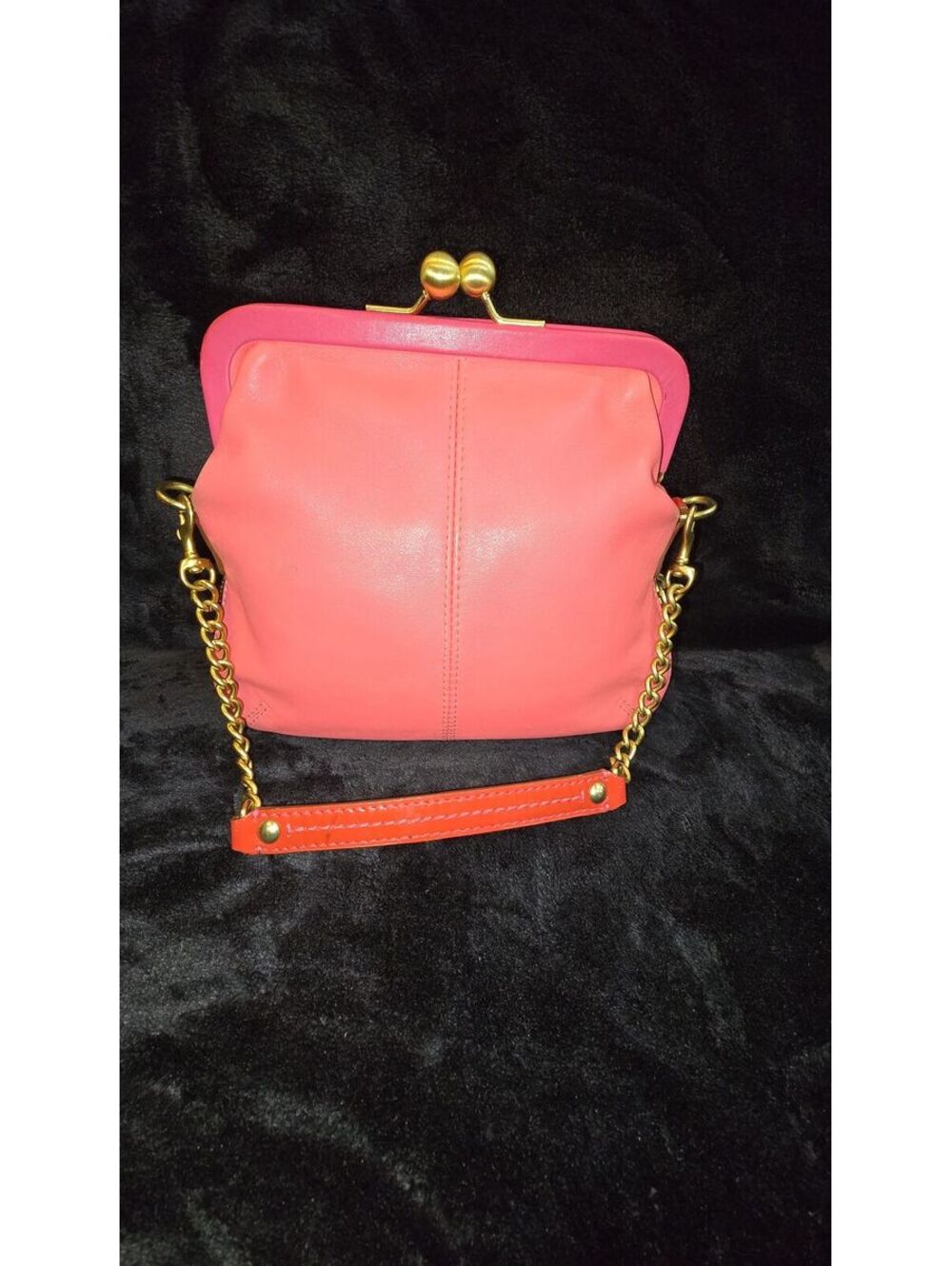 1. 2008 Coach Bonnie Brass Kisslock Purse Pink💖